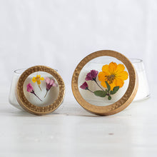 Load image into Gallery viewer, Rosy Rings - Lemon Blossom &amp; Lychee Small Pressed Floral Candle