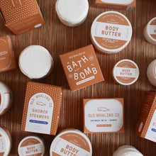 Load image into Gallery viewer, Oatmeal Milk &amp; Honey Bathbomb