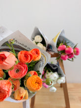Load image into Gallery viewer, Locals Floral Wrap