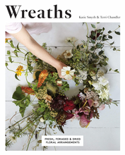 Load image into Gallery viewer, Wreaths: Fresh, Foraged and Dried Floral Arrangements